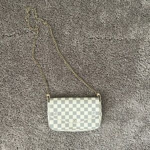 Louis Vuitton Look Alike Crossbody Chain Bag Purse